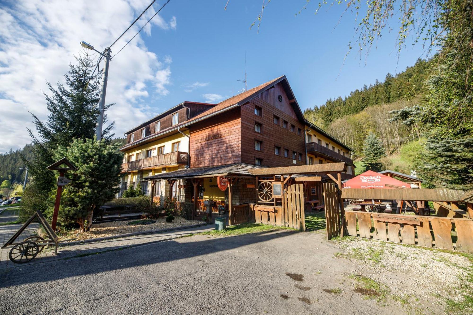 Horsky Hotel Kycerka Velké Karlovice Eksteriør billede